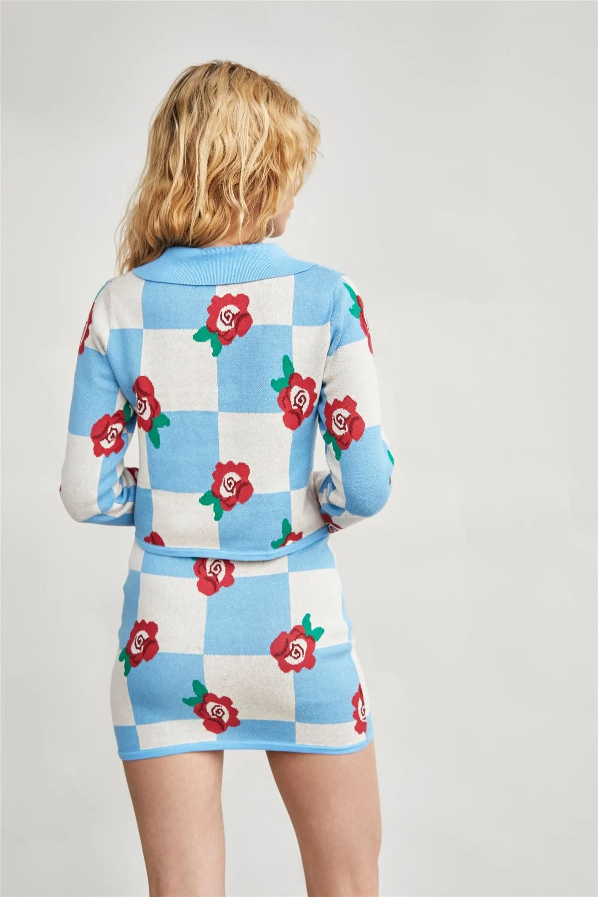 Blue Checkerboard Roses Cropped Button Up Top