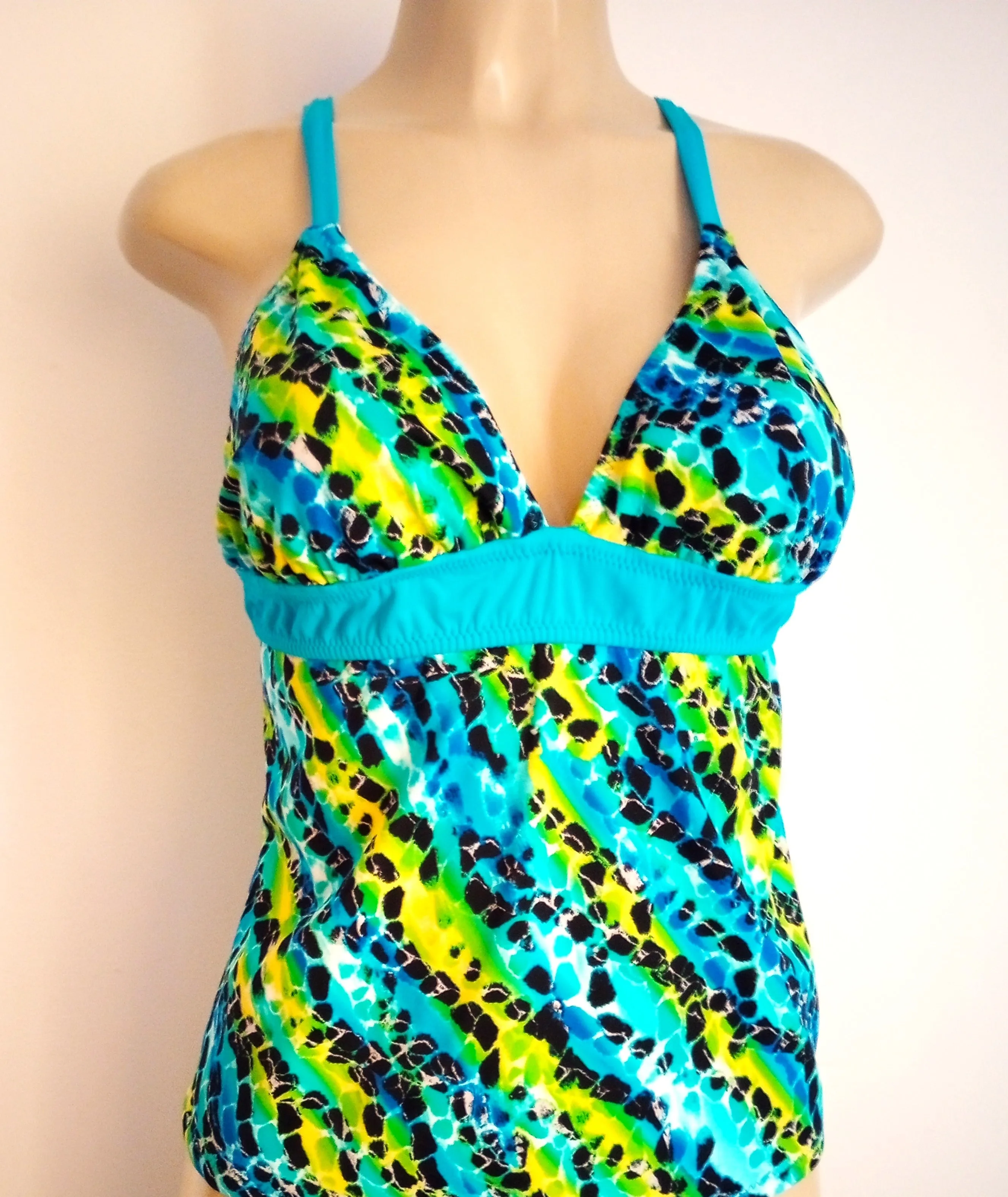 Crisscrossing Back Tankini Tops for Women