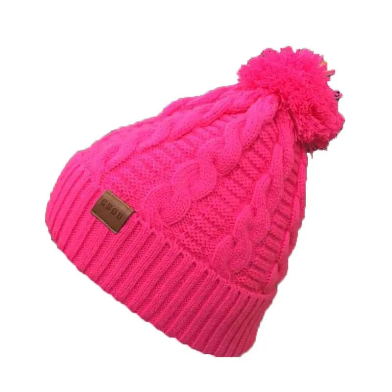 SKI TOWN BEANIE - WOMEN