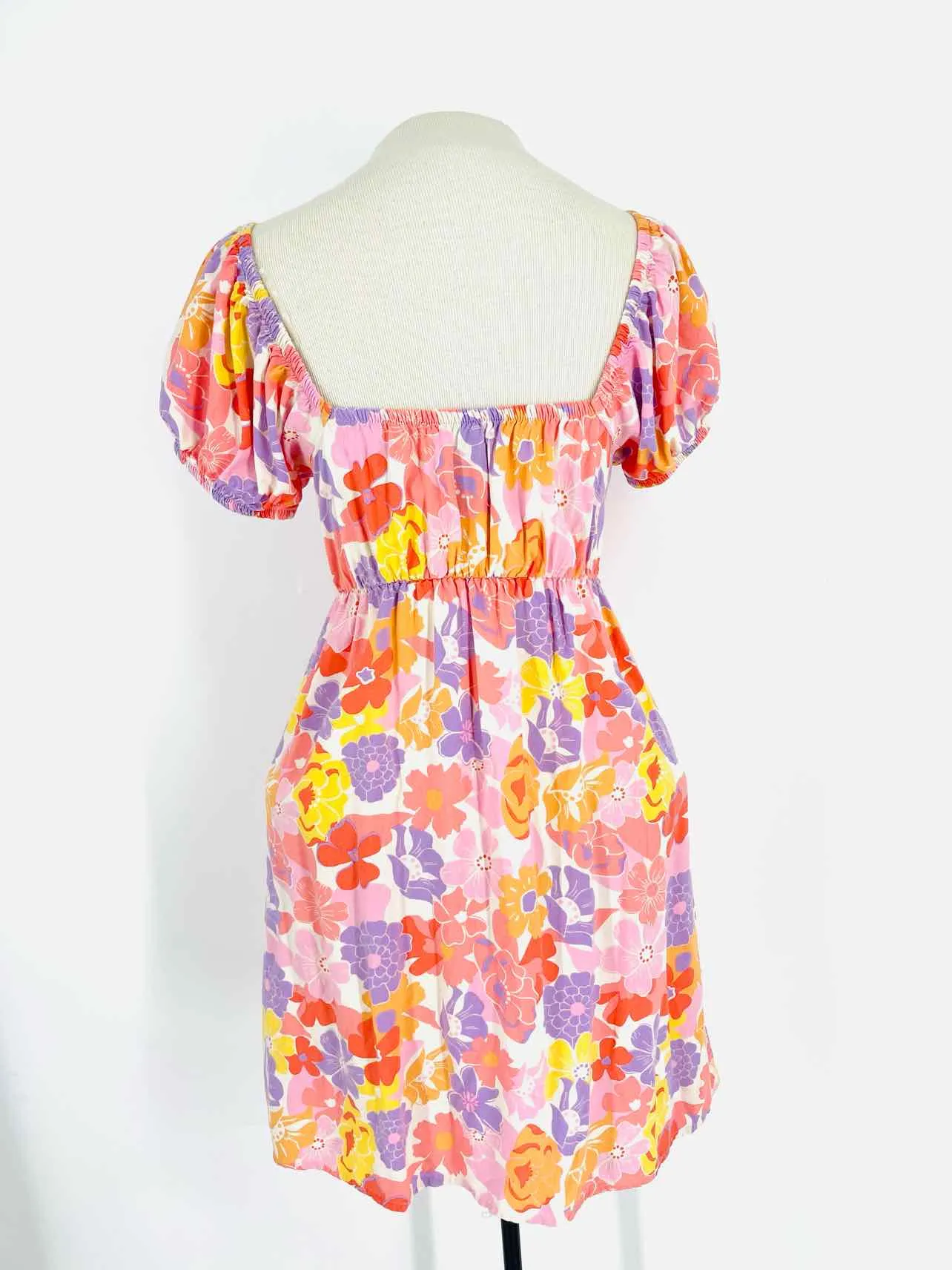 SO Size XS Wh/Pk/Pu Floral Keyhole Dresses Dress