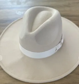 WIDE BRIM PANAMA HAT